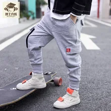 Весенние детские новые стильные спортивные брюки; коллекция года; детская одежда в Корейском стиле; красивые повседневные брюки для мальчиков; модные спортивные брюки для больших мальчиков