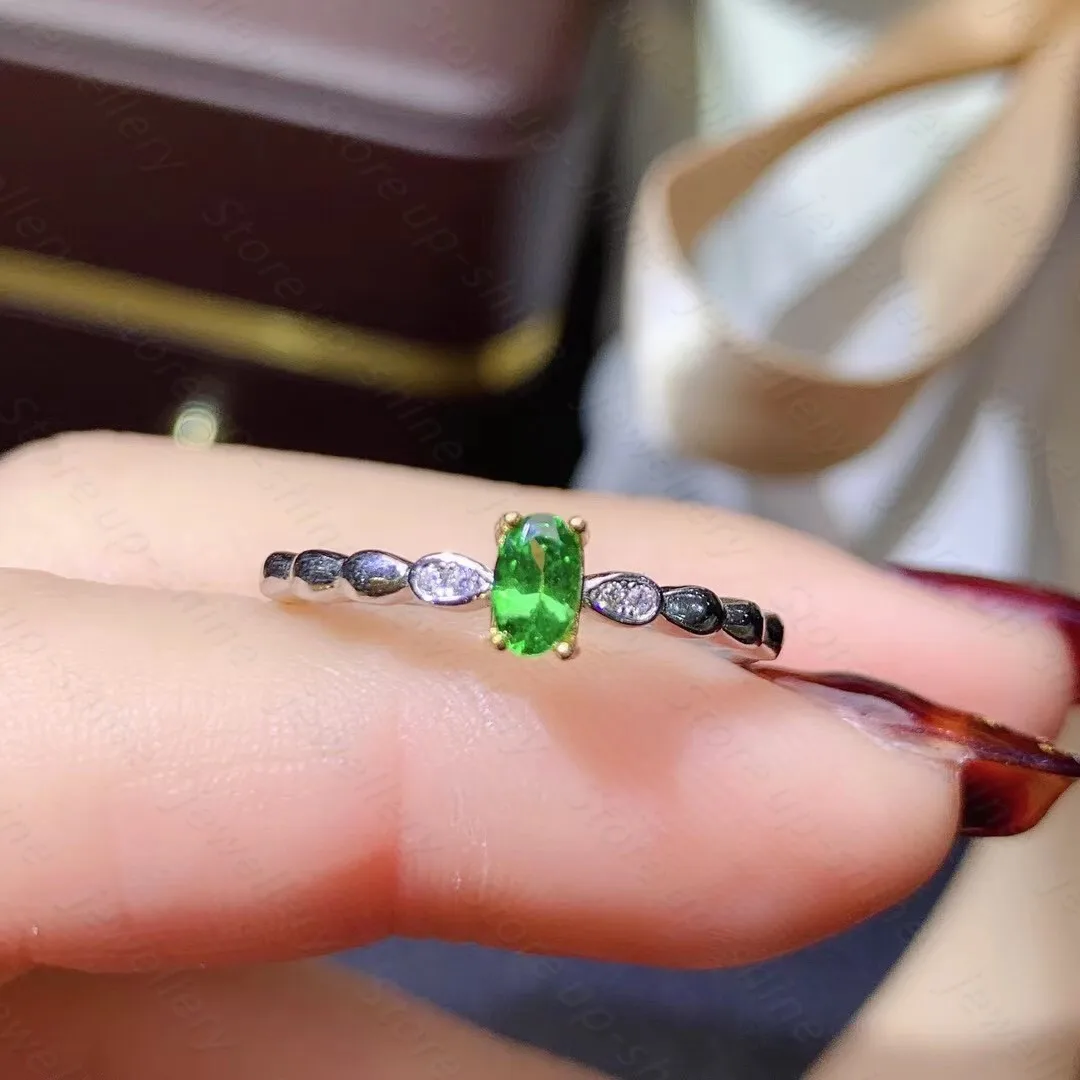 

Natural Tsavorite Ring 925 Silver Women's Ring Fresh, Simple and Atmospheric Design
