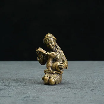 

Kazakh girl Statue retro copper Figure Sculpture Ornaments deer figure Love is infinite Model Home home Decoration crafts gifts