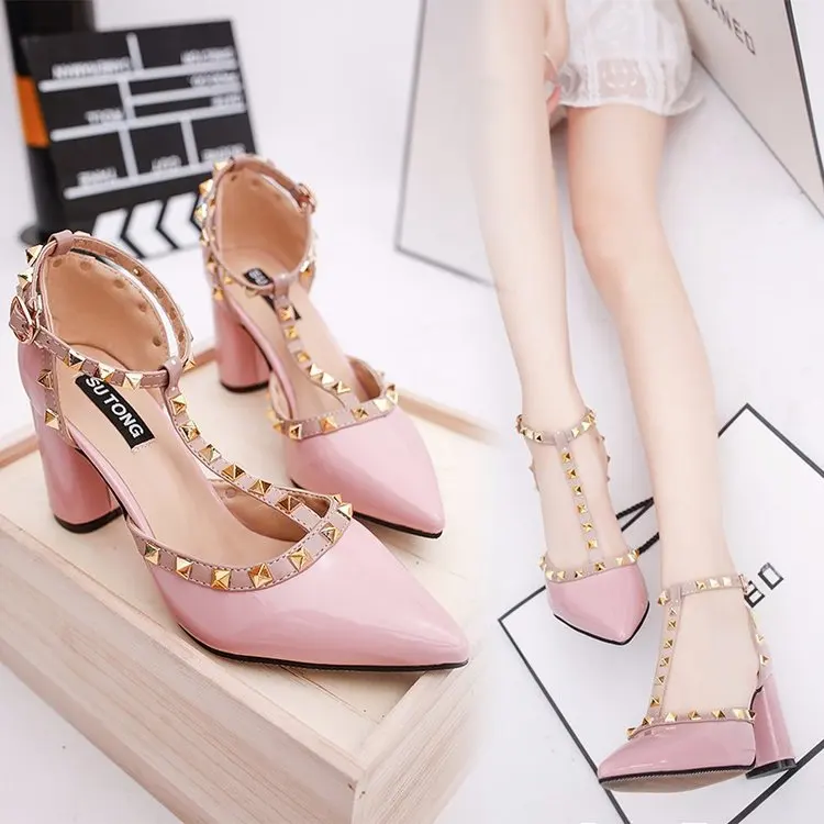 

19 Spring New Style T-type Belt T Shaped Rivet A- line Buckle Hollow out Women's Pointed-Toe Patent Leather High-Heel Chunky-Hee