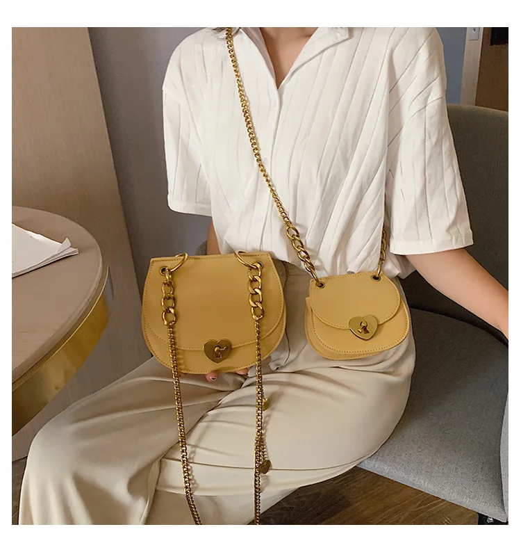 

2019 new chain (size) shoulder bag fashion Joker slung saddle bag