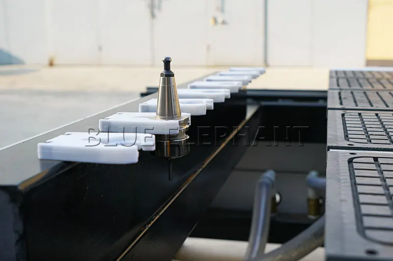 linear tool magazines with ISO30 tool holder