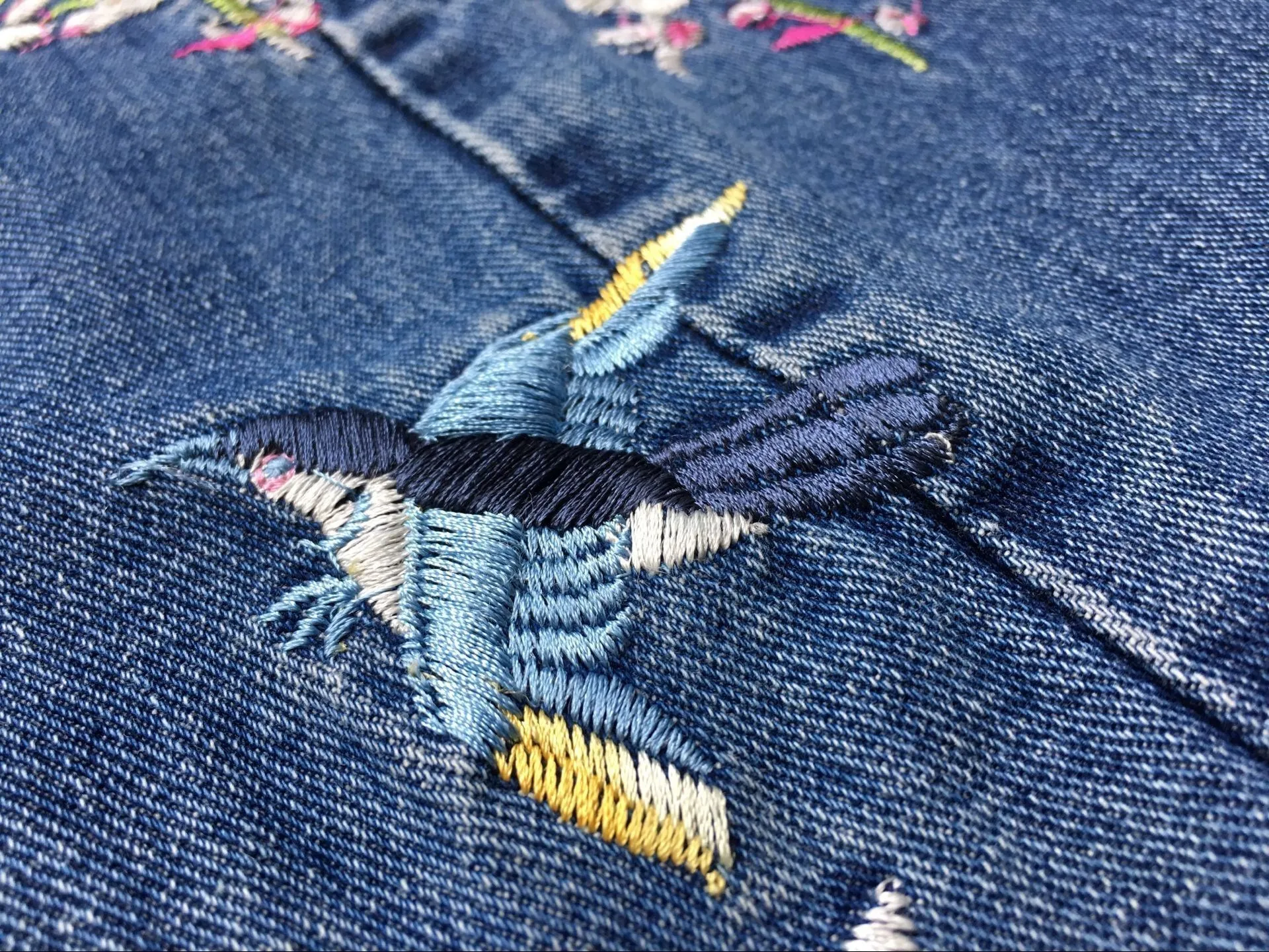 Осенние женские джинсы с цветочной вышивкой свободные с высокой талией винтажные джинсовые брюки повседневные нижние плюс размер