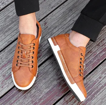 

Classic sports and leisure shoes