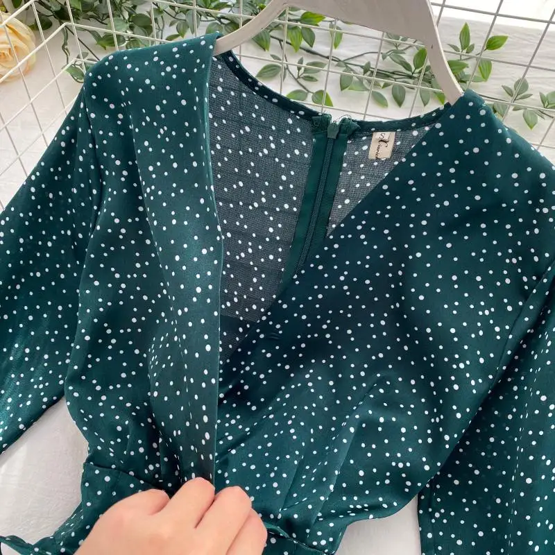 2020 New Beach Skirt Pants Seaside Holiday Jumpsuit Female Fashion Trumpet Sleeves Waist Waist Was Thin Wave Dot Dress  G1481