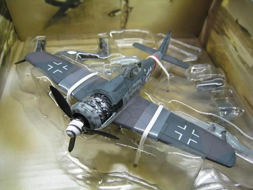 Немецкий FW-190A-8 красный хвост 85266 1/72 литье под давлением модель самолета FOV