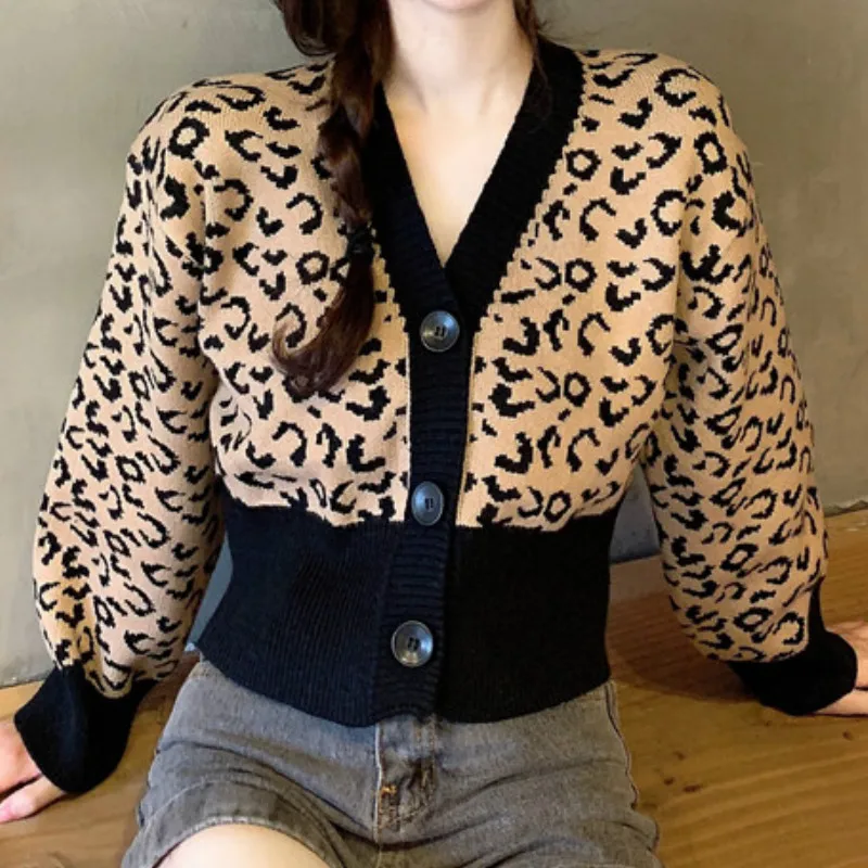 

Leopard Knitted Cardigans Women Sweaters Autumn 2020 V-Neck Crop Top Fashion Stitching Kawaii Cardigan Sweater Female Clothes