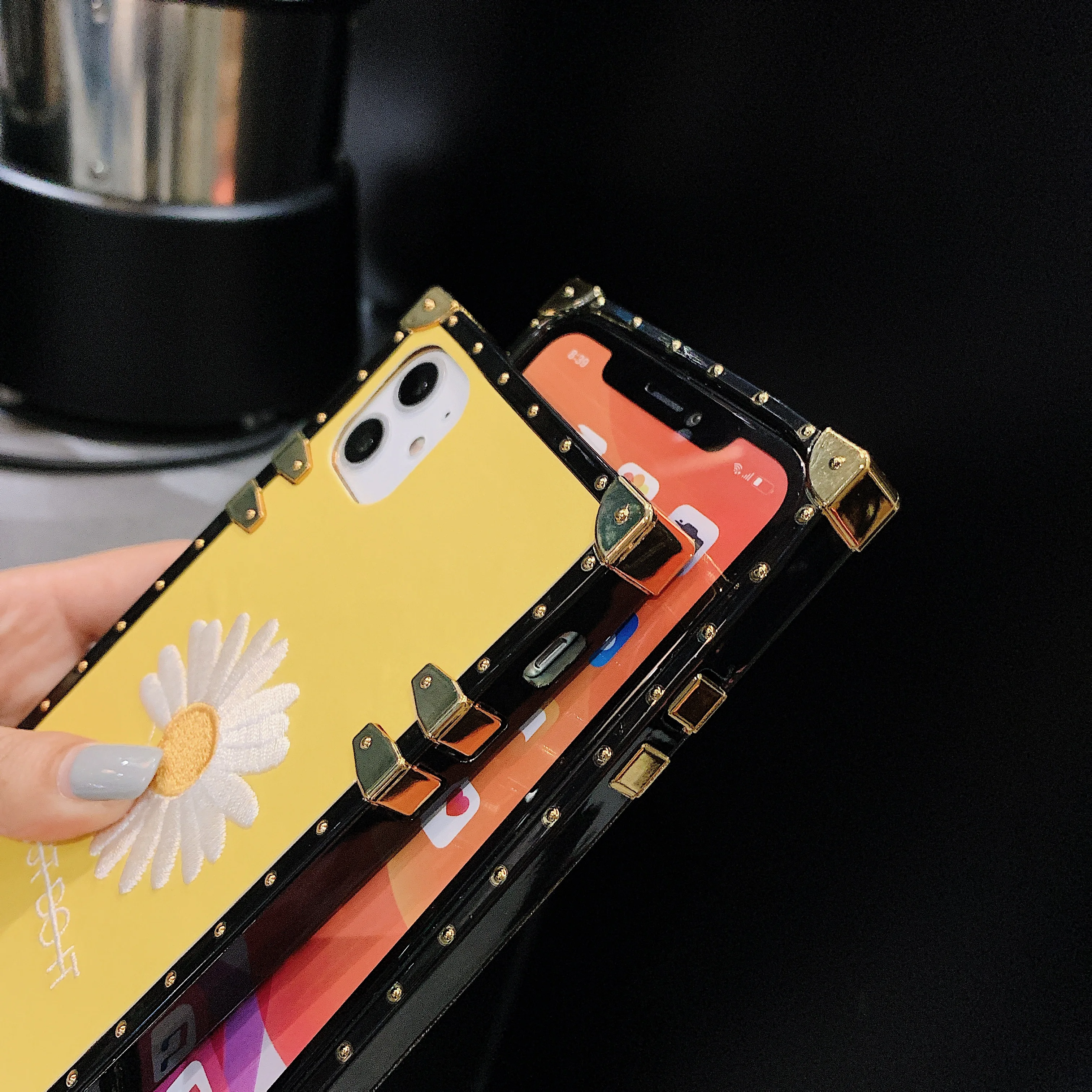 Case For Samsung S20 Ultra S20 Plus Note10 + S10 Plus S10e Note 9 Note8 S9 S8 Cover Square Embroidery Floral Daisy Coque + Strap Case For Samsung S20 Ultra S20 Plus Note10 + S10 Plus S10e Note 9 Note8 S9 S8 Cover Square Embroidery Floral Daisy Coque + Strap