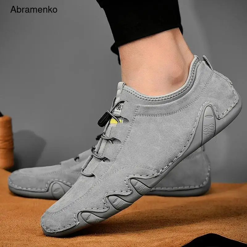 Zapatillas de deporte de los hombres Piel de cuero vacuno mocasines de los hombres zapatos de moda Zapatos de hombres zapatos de conducción suave Sapato Masculino mocasines Hombre Zapatos