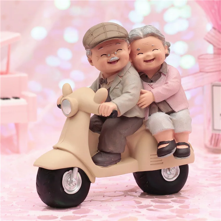 Kawaii Figures Chair Book Grandma Grandpa Old Couple DIY Mini Fairy Doll Couple Gift Figurines Miniature - Цвет: 2