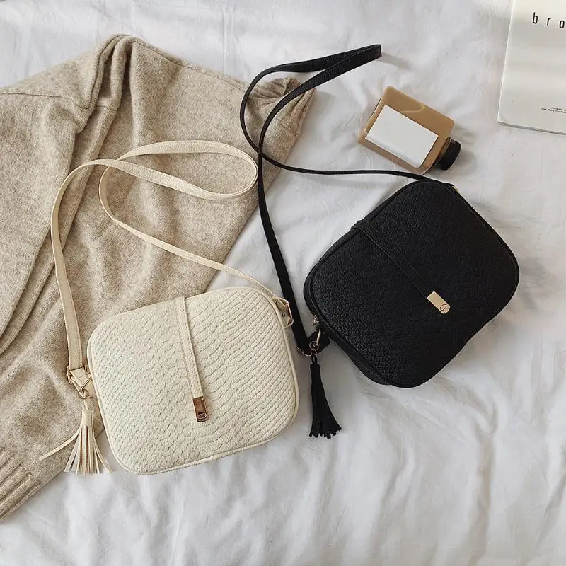 

Fashion Women Messenger Bag Chain PU Leather Elegant Tassel Shoulder Crossbody Bags Ladies Handbag for Vacation and Travel