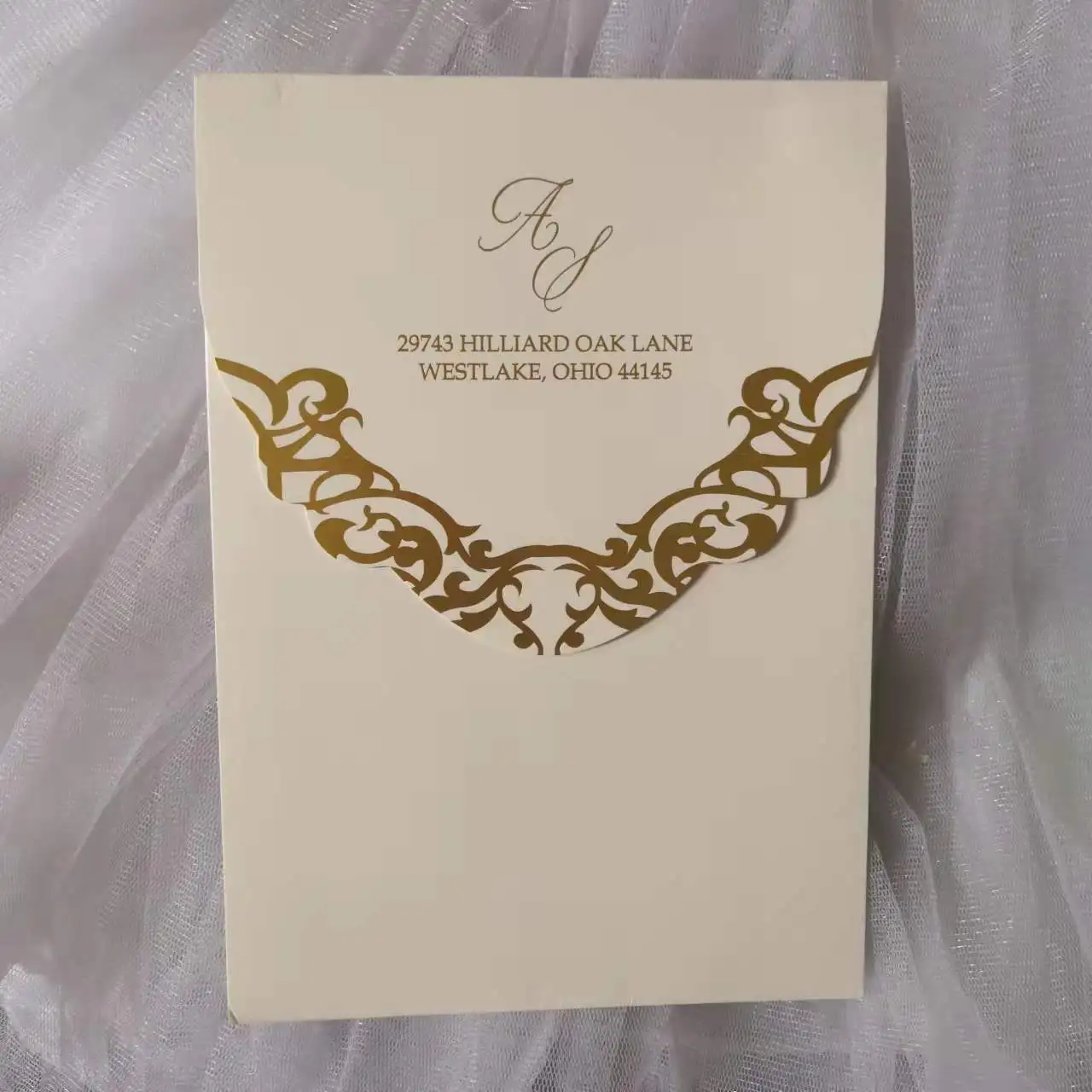 

100 Pcs Personalised Gold Gilded Lace Invitation Envelope with Custom Initials and Printing Address