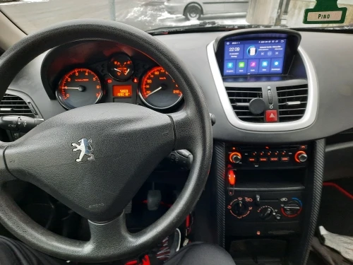 Un autoradio Android “plug and play” pour la Peugeot 206 chez Awesafe