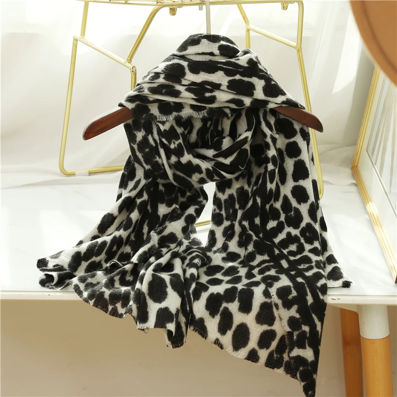 Winter Warm Women Scarf Fashion Animal Leopard Print Lady Thick Soft Shawls and Wraps Female Foulard Cashmere Scarves Blanket