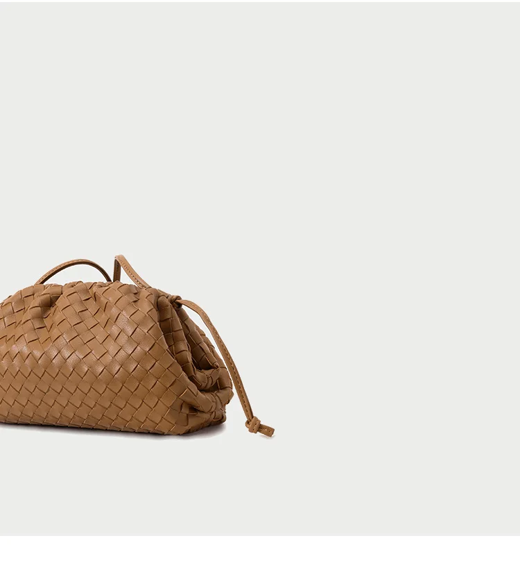 Woven Clouds Bag Women's Leather Shoulder Bag Minimalist New Fashion Mini Clutch Bag Soft Dumplings Brand Design Bag Spot