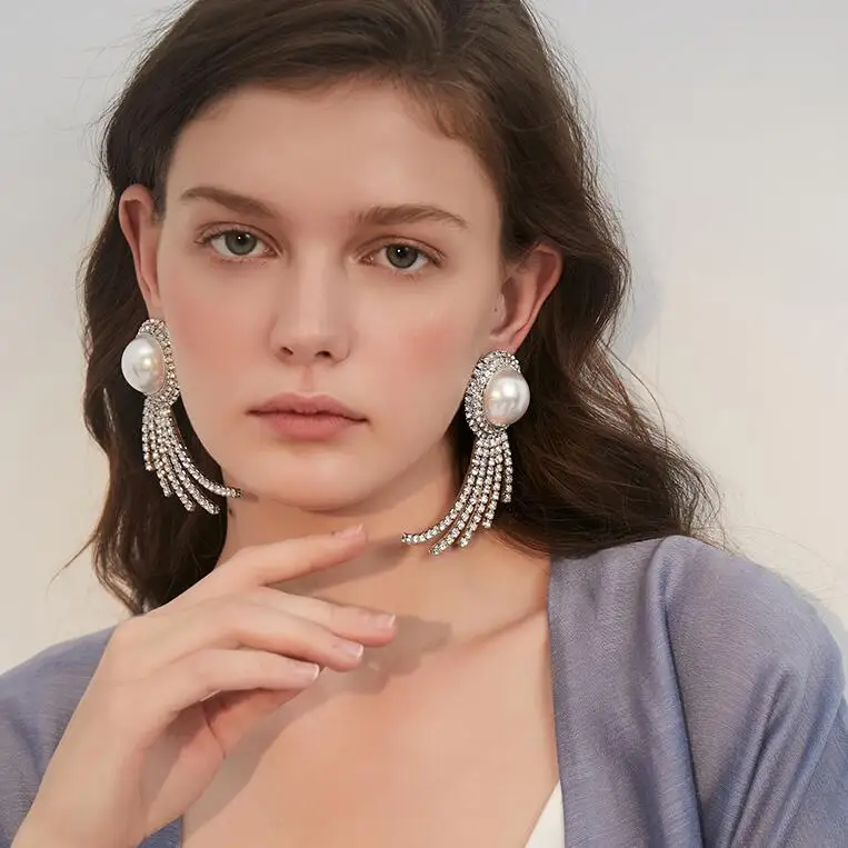 

Timeless Wonder Stunning Crystal Pearl Wings Clip Earings Women Jewelry Statement Punk Runway Non Pierced Gothic Hiphop Ins 6322