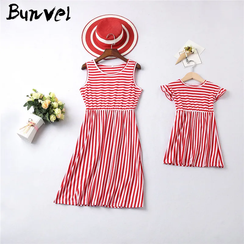 Bunvel/одинаковые комплекты для семьи; платья в красную полоску для мамы и дочки; платья для малышей; платье для мамы и дочки; сезон весна-лето - Цвет: Красный