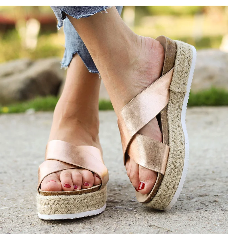 Женские босоножки на платформе; красивая летняя обувь; женские уличные ...