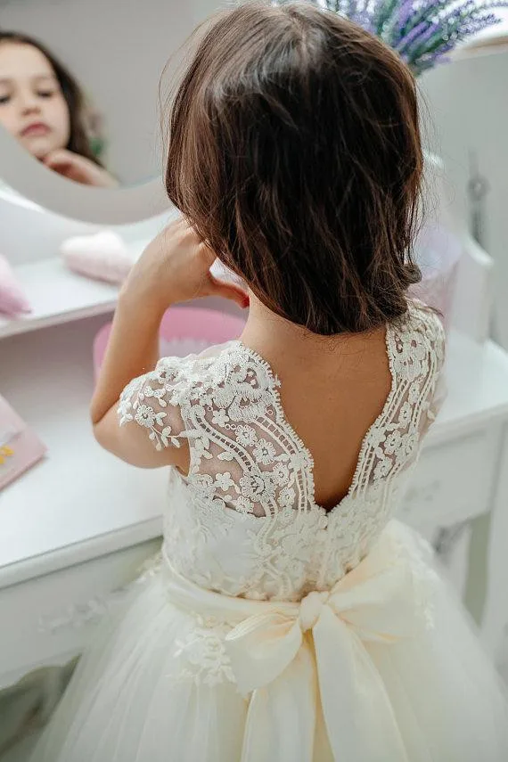 cute-princess-flower-girls-dresses-lace-tulle-floor-length-cap-sleeves-birthday-party-dresses-first-communion-dresses-with-ribbon-sash (7)_副本