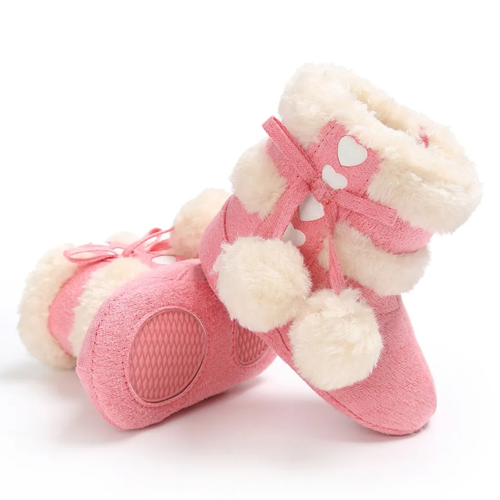 Милая детская обувь для маленьких девочек; зимняя обувь с бантиком и милым сердцем для малышей; зимние теплые ботинки для новорожденных; Прямая поставка