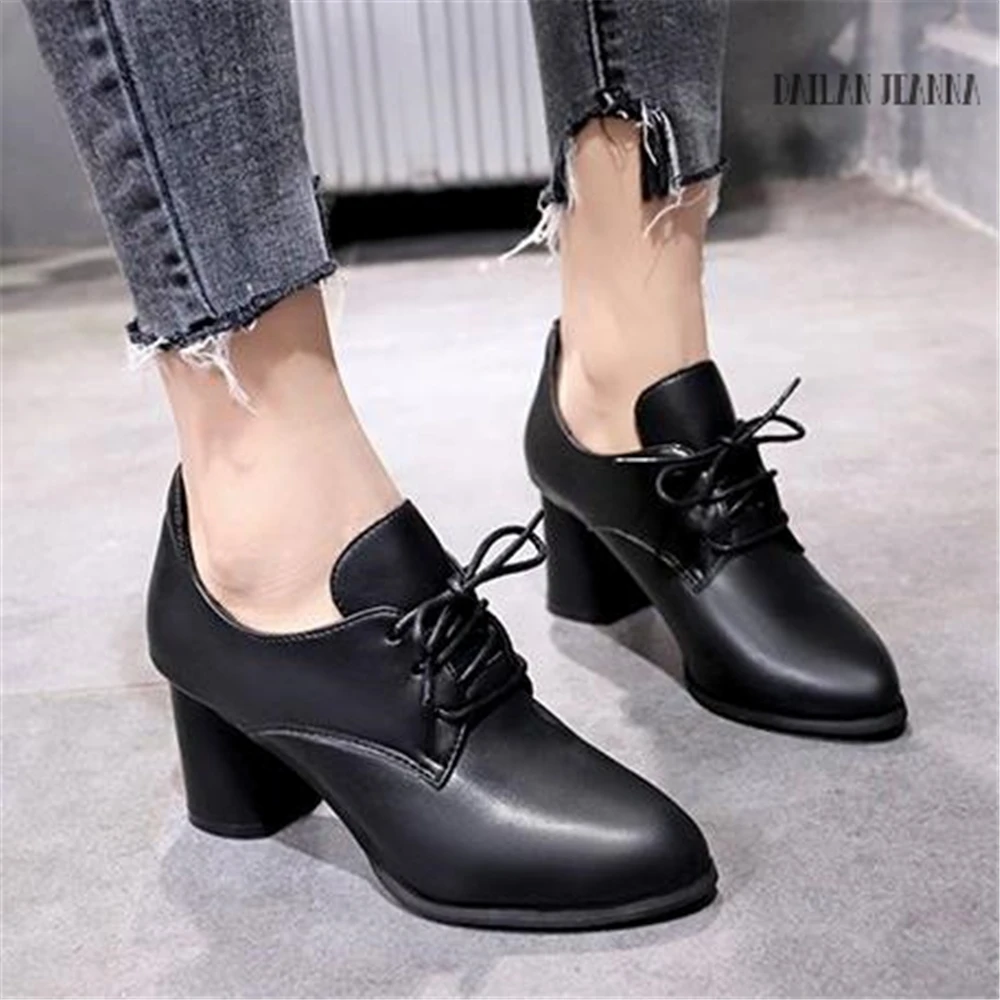 

Women's boots fall 2018 new laces, European style boots, Martin boots with thick heels in winte