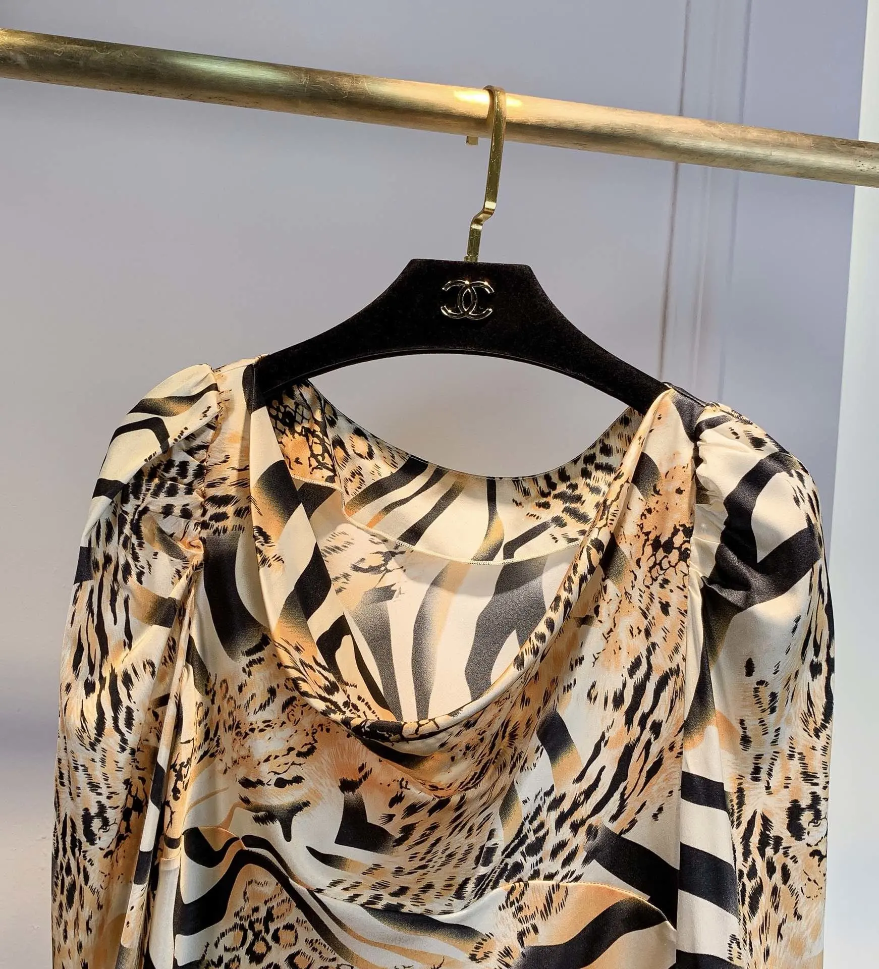 new ladies fashion long-sleeved sexy leopard shirt 1018