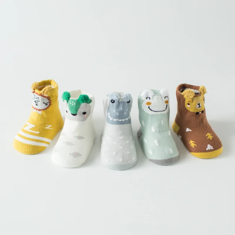 Warmom/5 пар/лот, носки для новорожденных мальчиков и девочек, носки для новорожденных из хлопка с мультипликационным принтом животных, мягкие осенне-зимние носки для малышей 0-3 лет