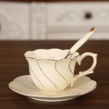 

Noble Gold Inlay Ivory Porcelain Coffee Cup Saucer Spoon Set Europe Concise Ceramic Tea Cup 200ml Advanced Cafe Teacup Drop Ship