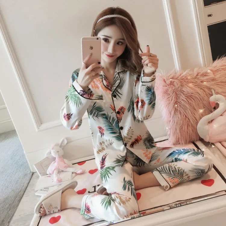 

2018 Autumn And Winter New Style Printed Fresh Leaves Long Sleeve Women's Imitated Silk Fabric Set Cardigan Trousers Tracksuit P
