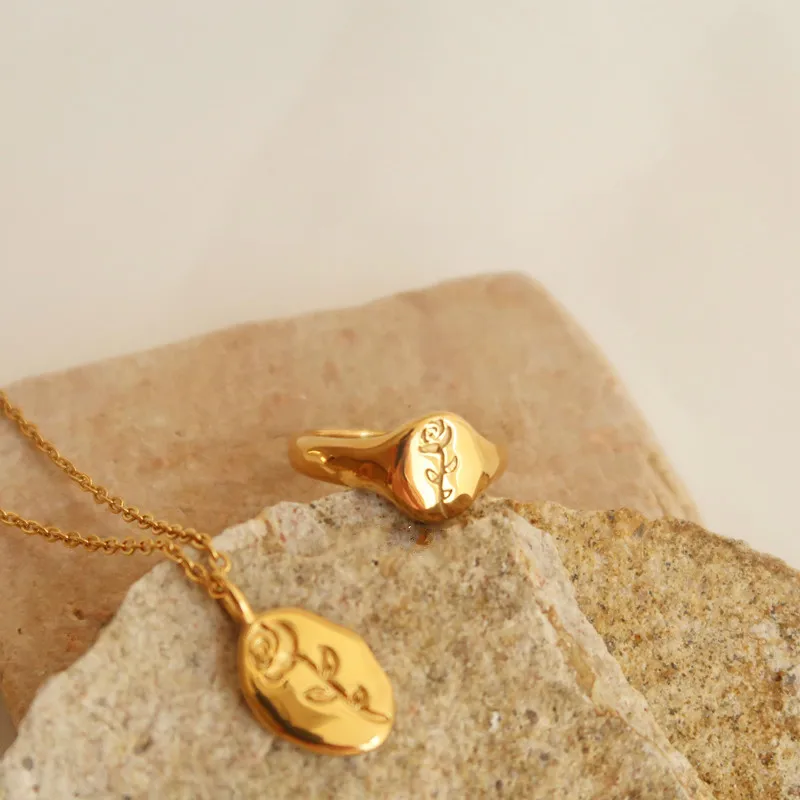 

Bronzing Rose Flower Pendant Plated 18k Gold Chain Necklaces for Women Ethnic Stainless Steel Choker Women Jewelry 2021 Vintage