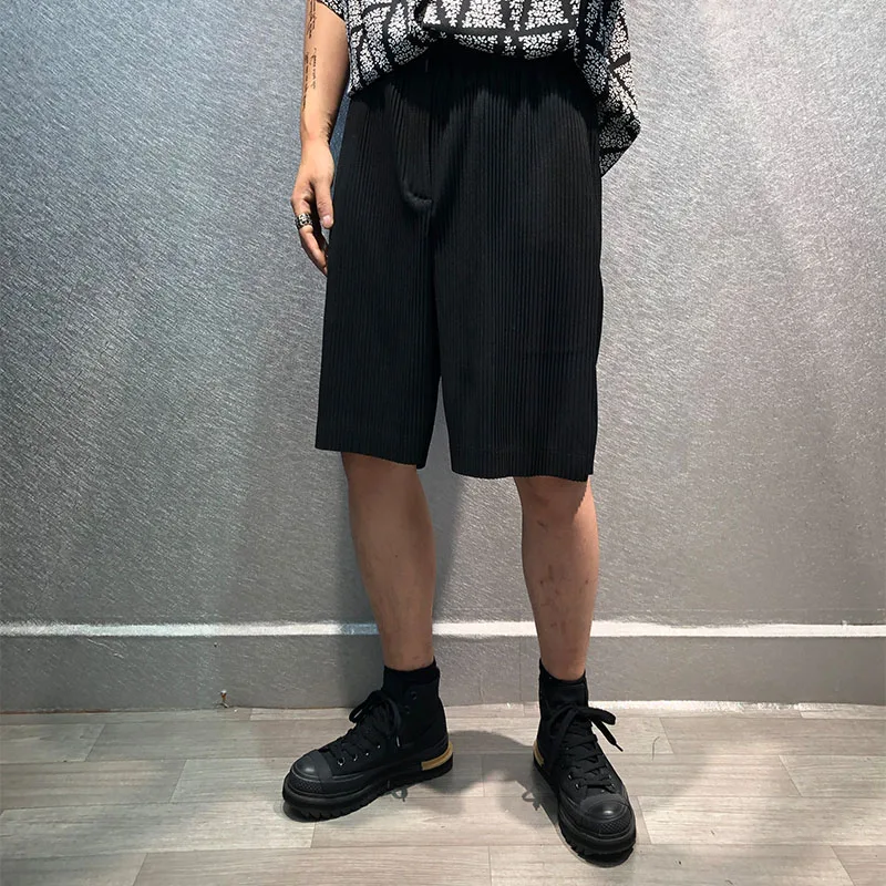 

Men's summer Korean fashion loose casual shorts pure black slim match wide leg five-minute pants