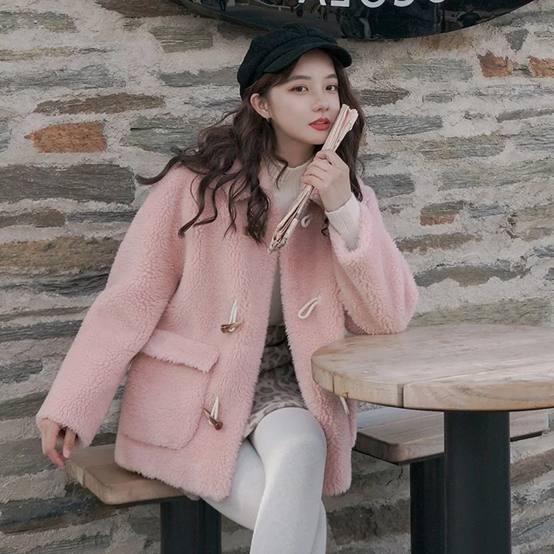 

Photo Shoot INS Pastoral Style Sweet Lambs Wool Pink Short Fold-down Collar Toggle Fur Woolen Jacket Women's