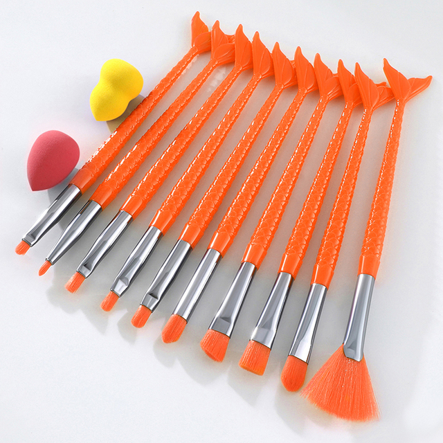 10pcs Mermaid Makeup Brush Set Threaded Fish Scales Handle Brushes with 2pcs Makeup Eggs Eye Shadow Beauty Makeup Brushes