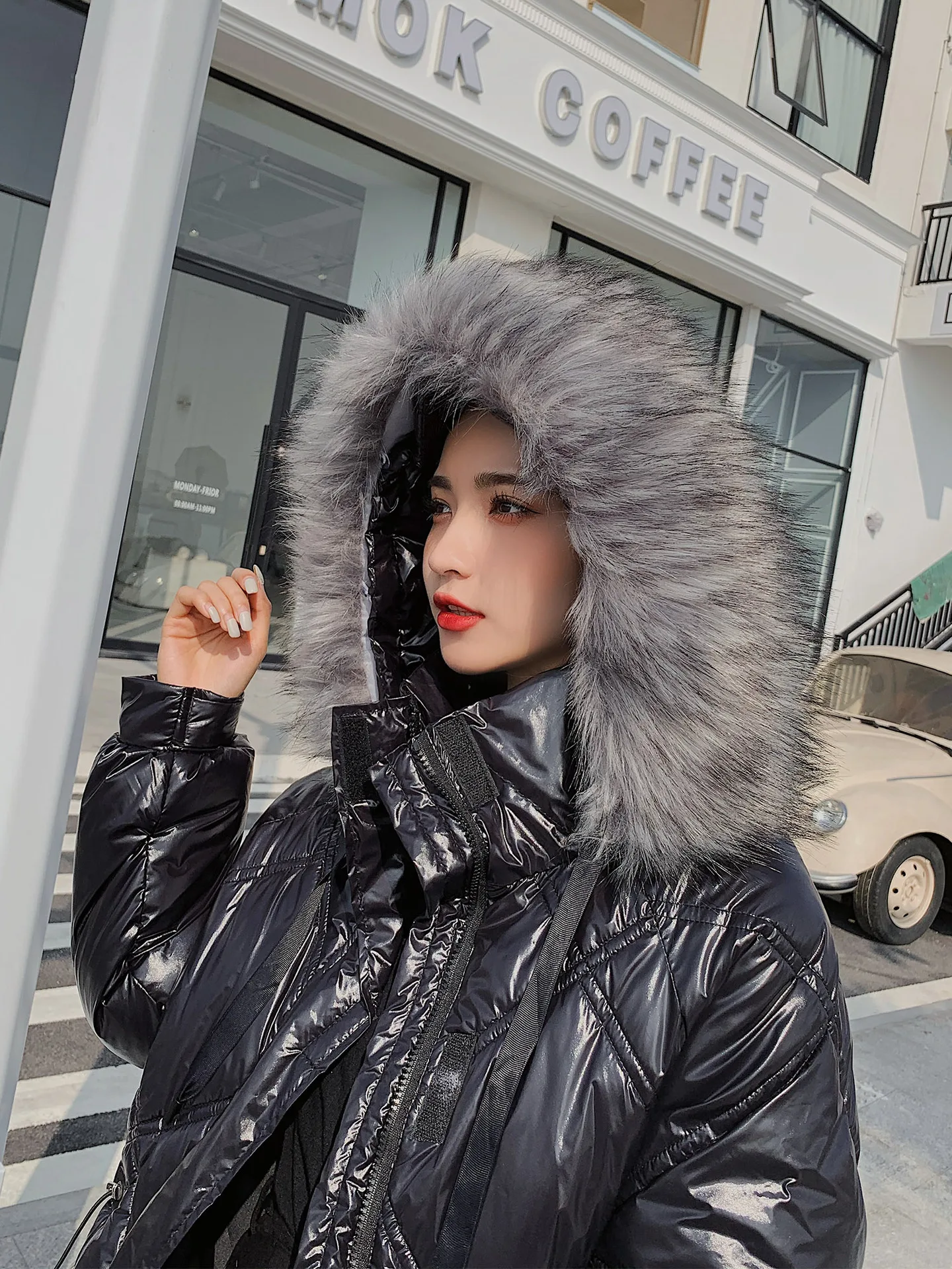 

Photo Shoot Winter New Style Korean-style Hooded Large Fur Collar Glossy Black Short Cotton-padded Clothes Women's Thick Warm Co