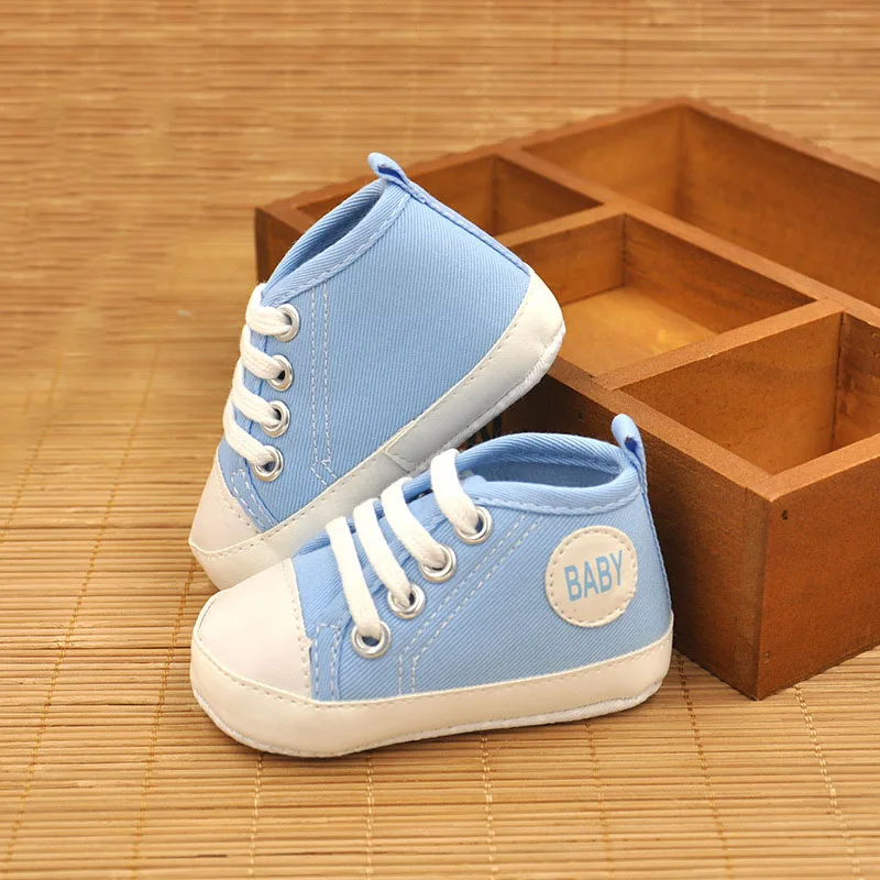Blue Baby Новые парусиновые классические спортивные кроссовки для новорожденных мальчиков и девочек; обувь для первых шагов; обувь для малышей с мягкой нескользящей подошвой; детская обувь - Цвет: Blue Baby