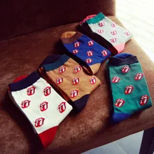 Новые модные мужские хлопковые носки с губами и языком, впитывающие пот, мужские носки, EUR39-44 носки, новые модные носки для мужчин и женщин