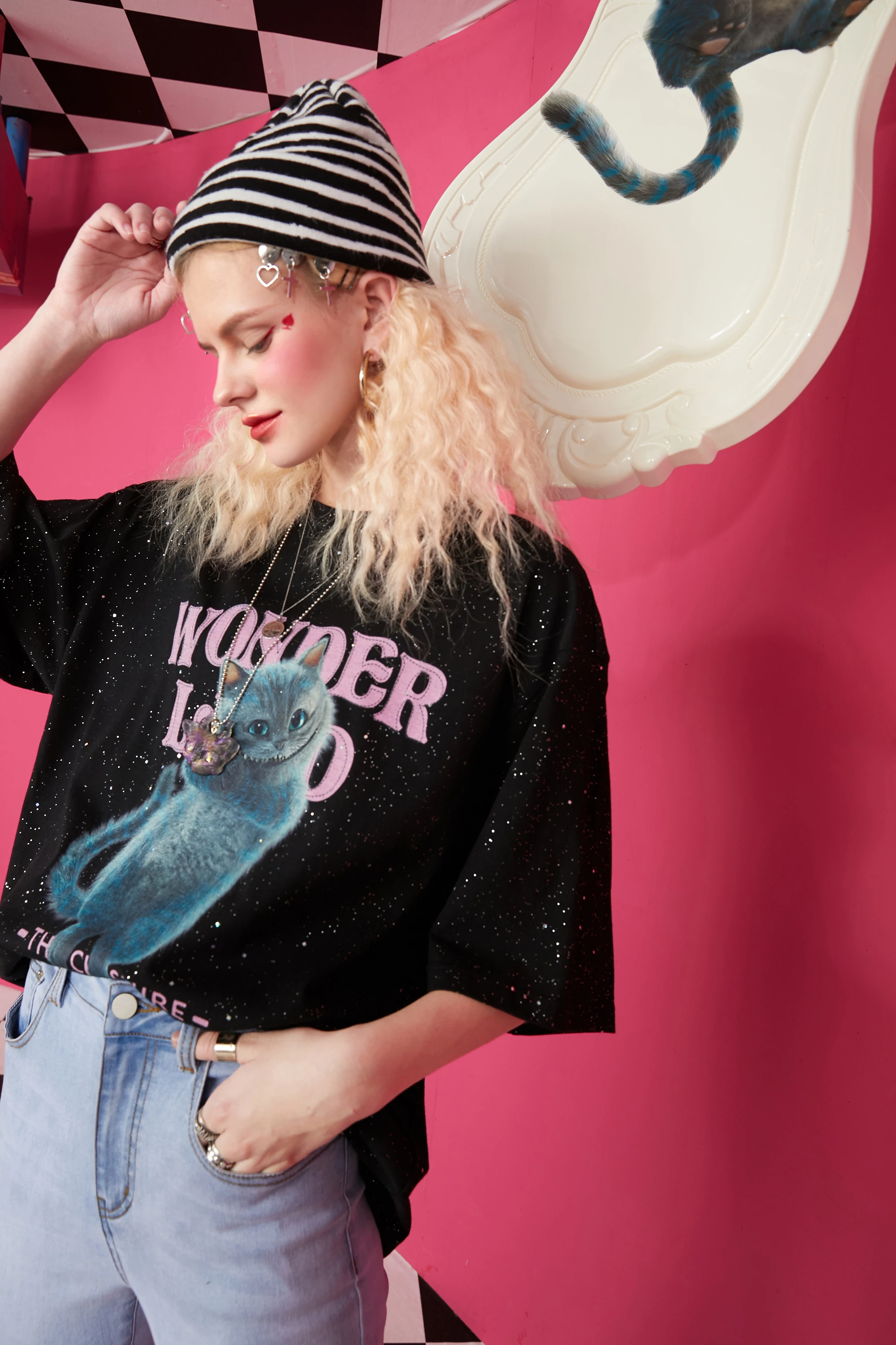 ELFSACK Harajuku Cat Print Casual T-Shirts Women,2021 Spring ELF Vintage Short Sleeve Female Basic Daily Graphic Tops