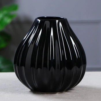 

Table vase "Muse", black, 17 cm
