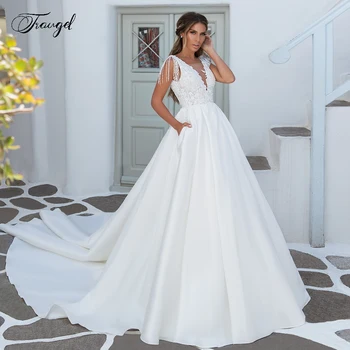 

Traugel V-Neck A Line Satin Wedding Dresses Elegant Appliques Sleeveless Backless Bride Dress Chapel Train Bridal Gown Plus Size
