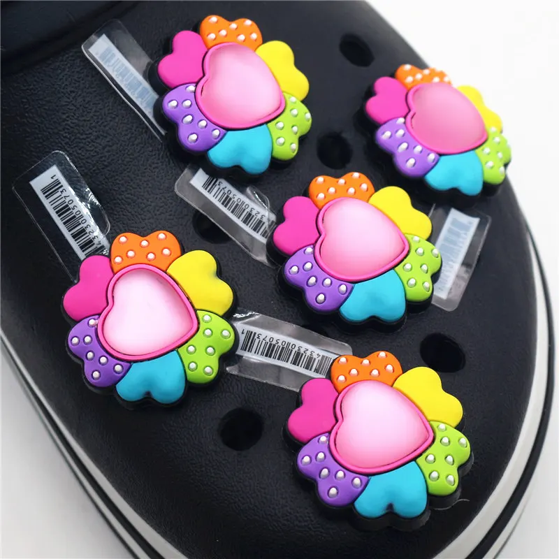 1pcs High Imitation Shoe Charms Colorful Heart-shaped Shoe Buckles Original Accessory fit Bracelets Croc JIBZ Kids Gifts F-ZBX20