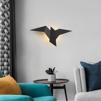 Geometrik uçan kuş duvar lambası duvar aplik beyaz siyah altın başucu yatak odası dekoratif İskandinav led duvar ışıkları çocuk AC220V