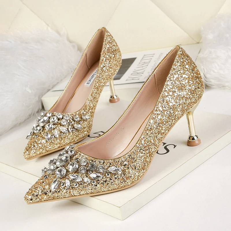 Gold ladies pumps Clearance