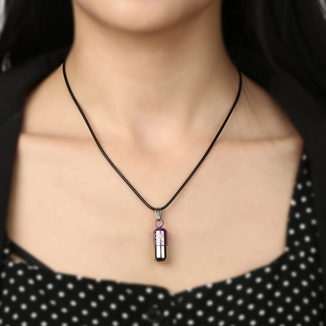 Classic Retro Unisex Metal Urn Cremation Love Pill Box Pendant Necklace Ash Holder Punk Leather Chain Keepsake Vintage Jewelry