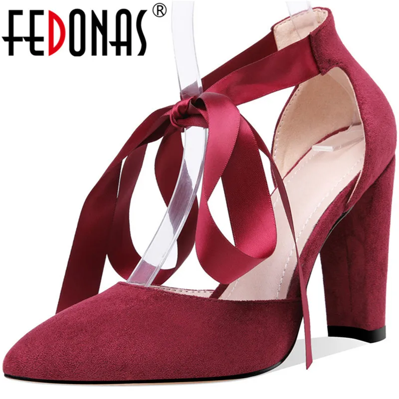 

FEDONAS Sexy Women Suede Leather Sandals Cross-Tied Pointed Toe Party Prom Elegant Butterfly Knot Fashion 2020 Shoes Woman