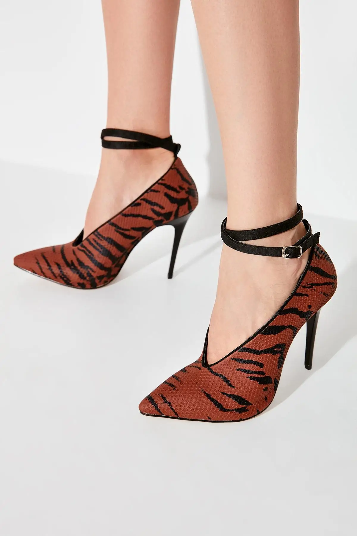 

Trendyol Brown Zebra Pattern Women 'S High-Heeled Shoes TAKAW20TO0020