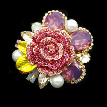 

Stunning Micro Pave Crystal Multi Petal Blooming Purplish-red Rose Brooches Yellow Leaf Floral Pins Vintage Women Dressy Jewelry