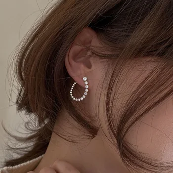 

AOMU Delicate U Shaped Zircon Earrings Top Design 2020 New Fashion Jewelry Korean Style Simple Earrings Bijoux Birthday Gifts