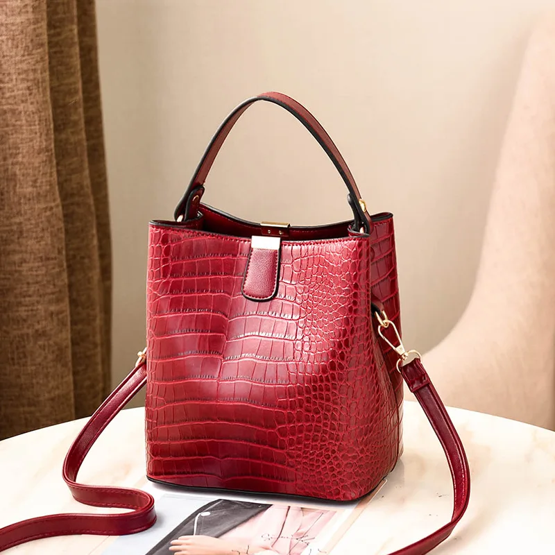 Женская Повседневная Большая женская сумка высокого качества PU женская бордовая черная сумка через плечо Прямая поставка FH076 - Цвет: Red