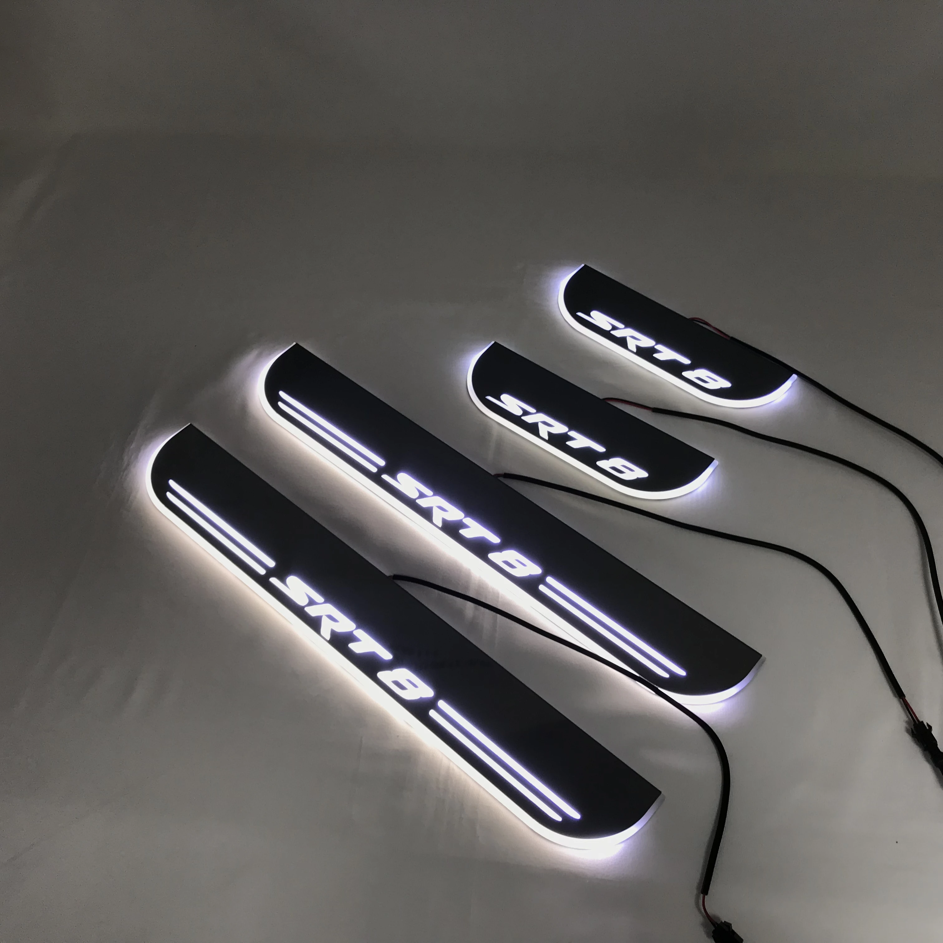 RQXR светодиодные движущиеся двери scuff Для jeep SRT8 динамический порог плиты плоская подкладка наложения потока/фиксированный светильник, 4 шт