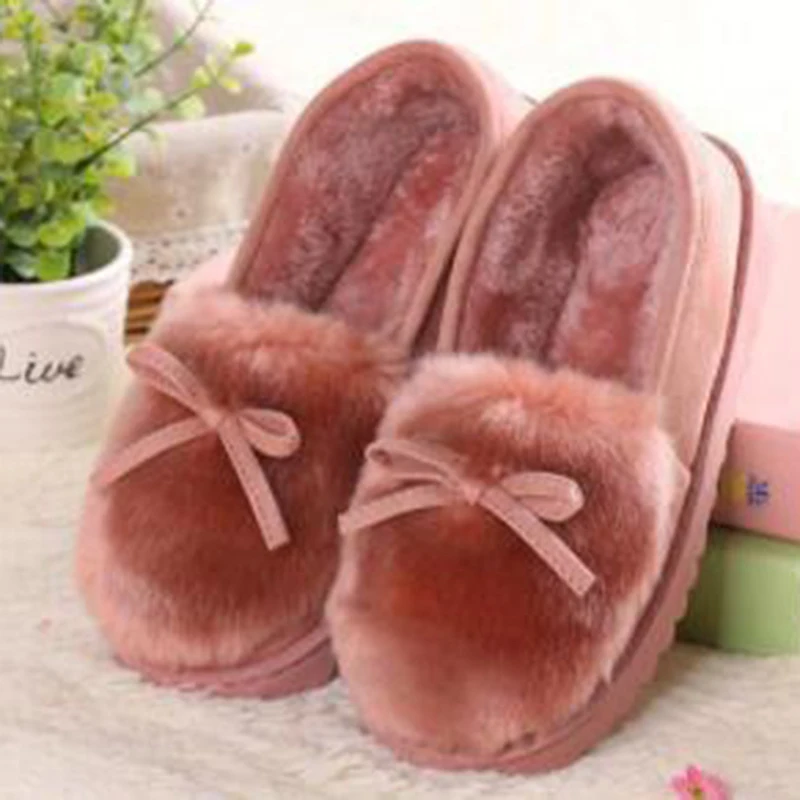 Обувь на теплом меху пушистый домашние тапочки; Домашние шлепанцы; женская зимняя обувь для девочек с украшениями-бантиками грива обувь из ткани флок, меховые домашние тапочки; сезон зима - Цвет: pink